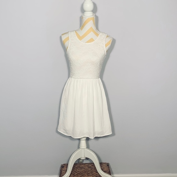 White Windsor summer dress - Picture 2 of 6